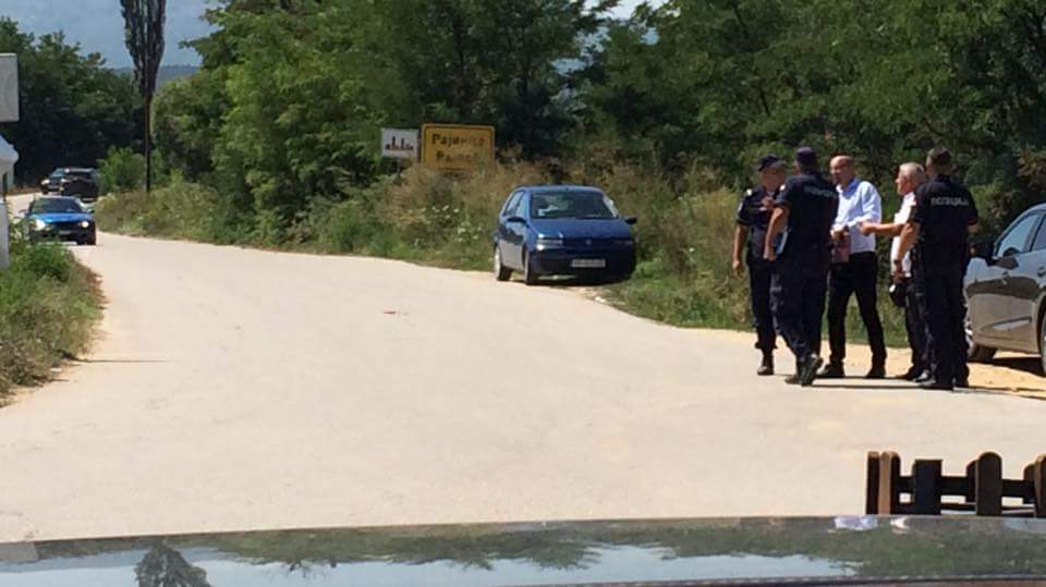 Kontrollime të xhandamerisë dhe policisë në hyrje të fshatit Raincë 1